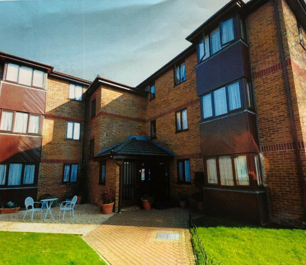 Quayside Close Holiday Apartments Пул Екстер'єр фото
